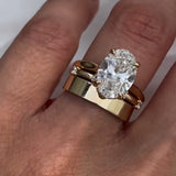 Johana – Engagement ring with round diamond.