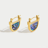 Elisabetta – Gold necklace with a medal-shaped pendant