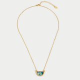Elisabetta – Gold necklace with a medal-shaped pendant