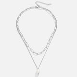 Isabela – Golden necklace with delicate bead details