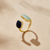 Pure – Singular ring with band