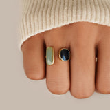 Pure – Singular ring with band
