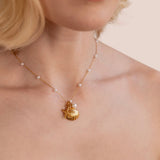 Pavlína – Gold collar with small crystals.
