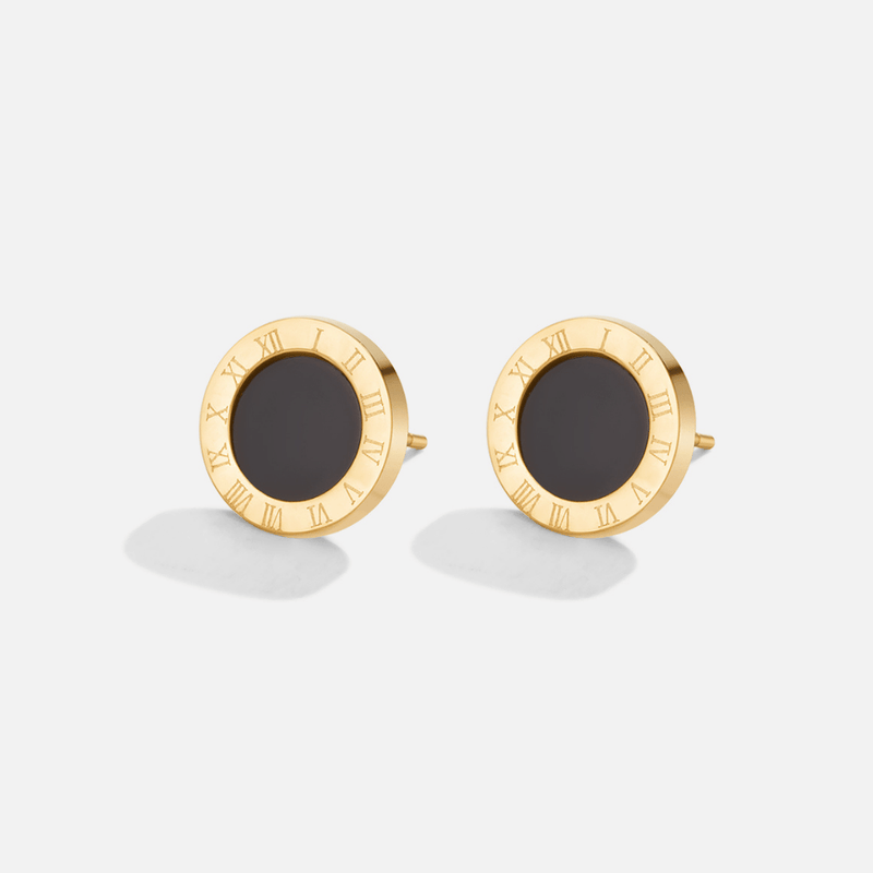 Selina – Circular earrings with a black center.
