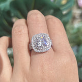 Frieda – Engagement ring with round gemstone.