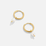 Elisa-Marie – Gold Earrings with Hanging Pearls.