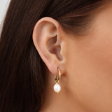 Elisa-Marie – Gold Earrings with Hanging Pearls.