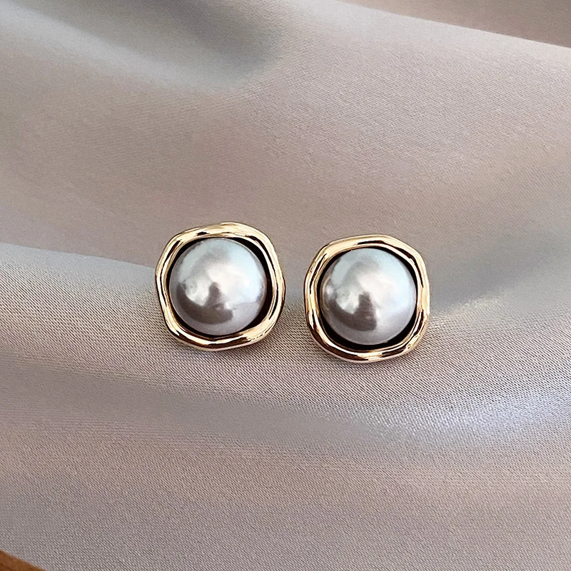 Klara – Elegant Vintage Pearl Earrings