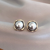 Klára - Elegant Vintage Pearl Earrings