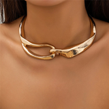 Frieda – Stylish Collar
