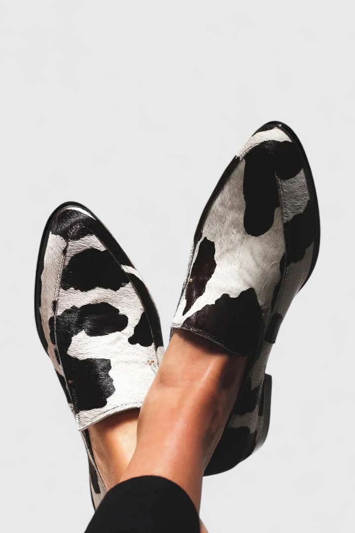 Elegant Macarena Loafers with Low Heel and Animal Print
