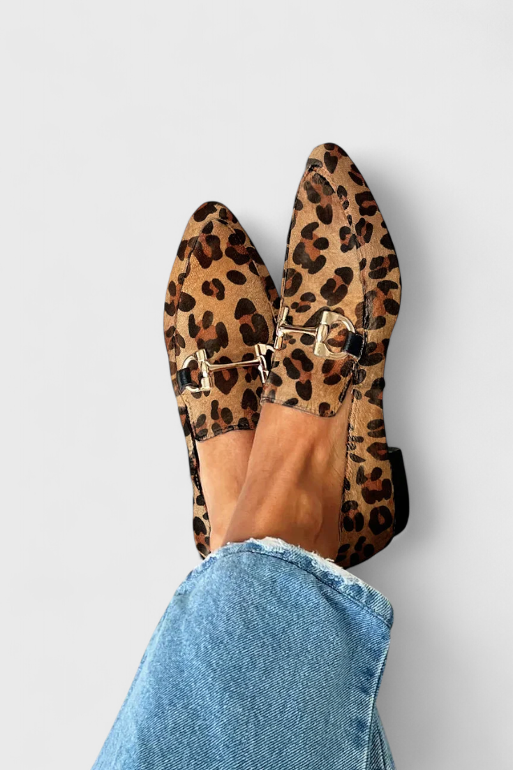 Rain Elegant Loafers with Engraved Pattern and Subtle Heel