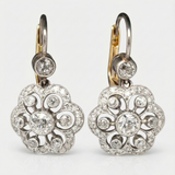 Hedwig – Silver earrings with delicate drop-shaped stone