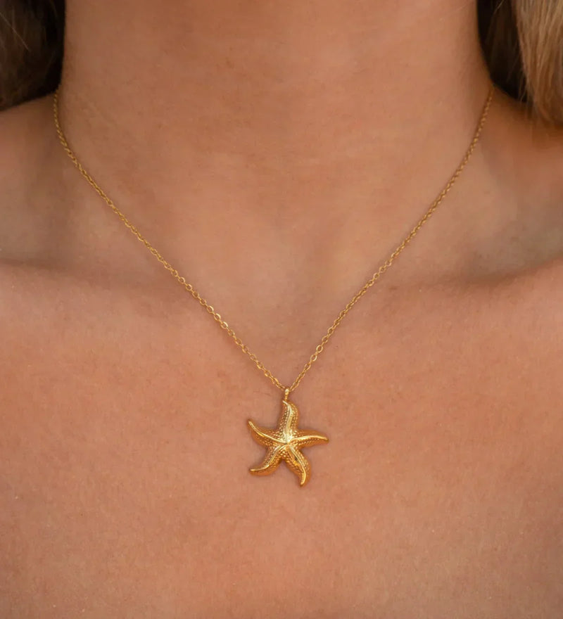 Francesca – Gold necklace with star-shaped pendant