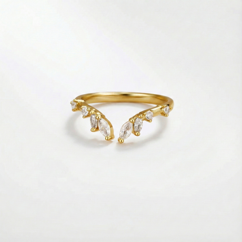 Johana – Open curved ring in gold plating.