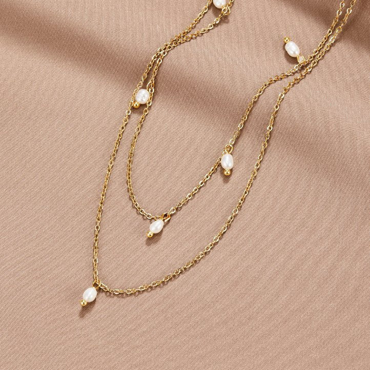 Larisa – Double Necklace with V-Shaped Pendant