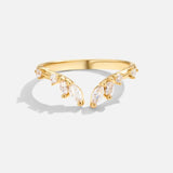 Johana – Open curved ring in gold plating.