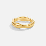 Emilia – Engagement ring with elegant and defined design