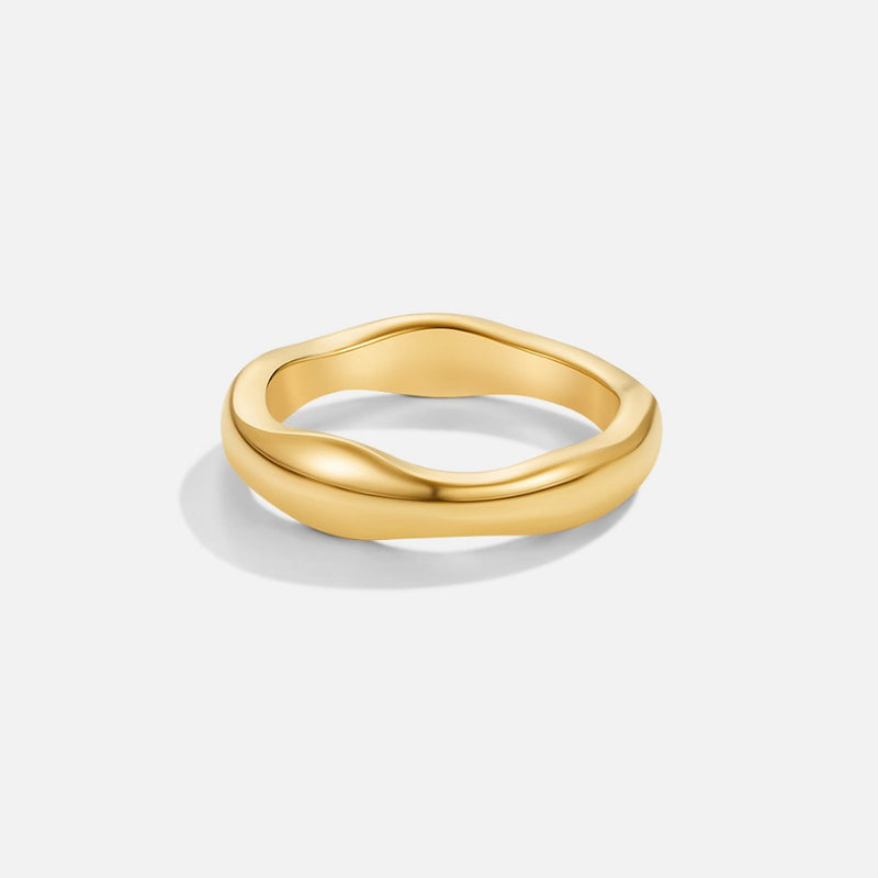 Emilia – Engagement ring with elegant and defined design
