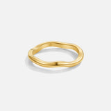 Emilia – Engagement ring with elegant and defined design