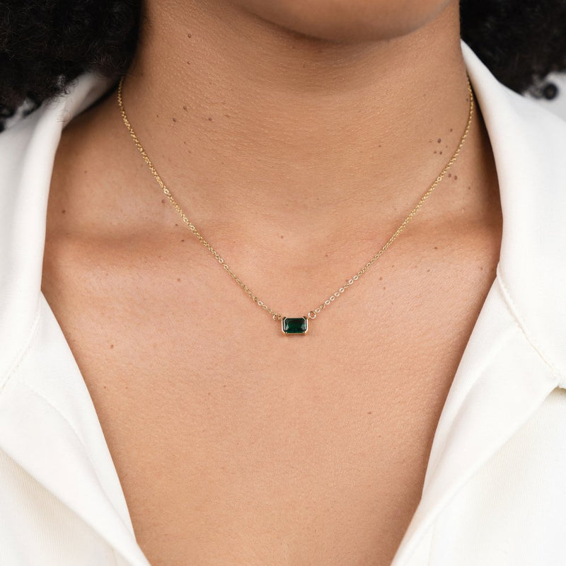 Liliana – Gold Necklace with Rectangular Pendant