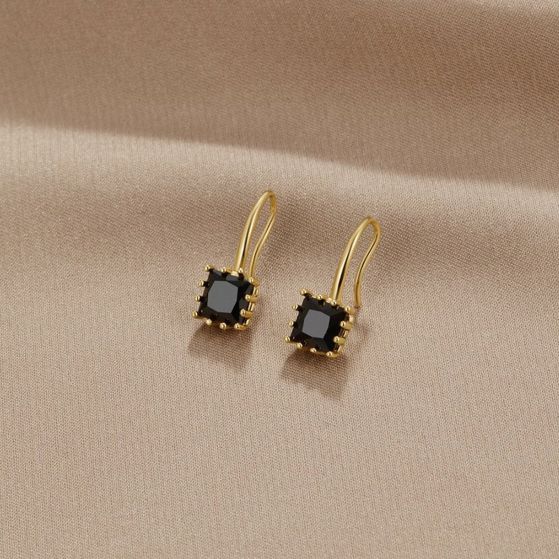 Annemarie – Silver Earrings with Elegant Drop Design