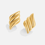 Leonora – Gold Earrings with Wavy Design