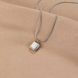 Silvie – Gold necklace with small plates