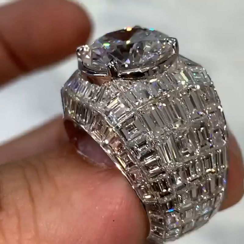 Silver Ring with Round Diamonds - Anna-Lena