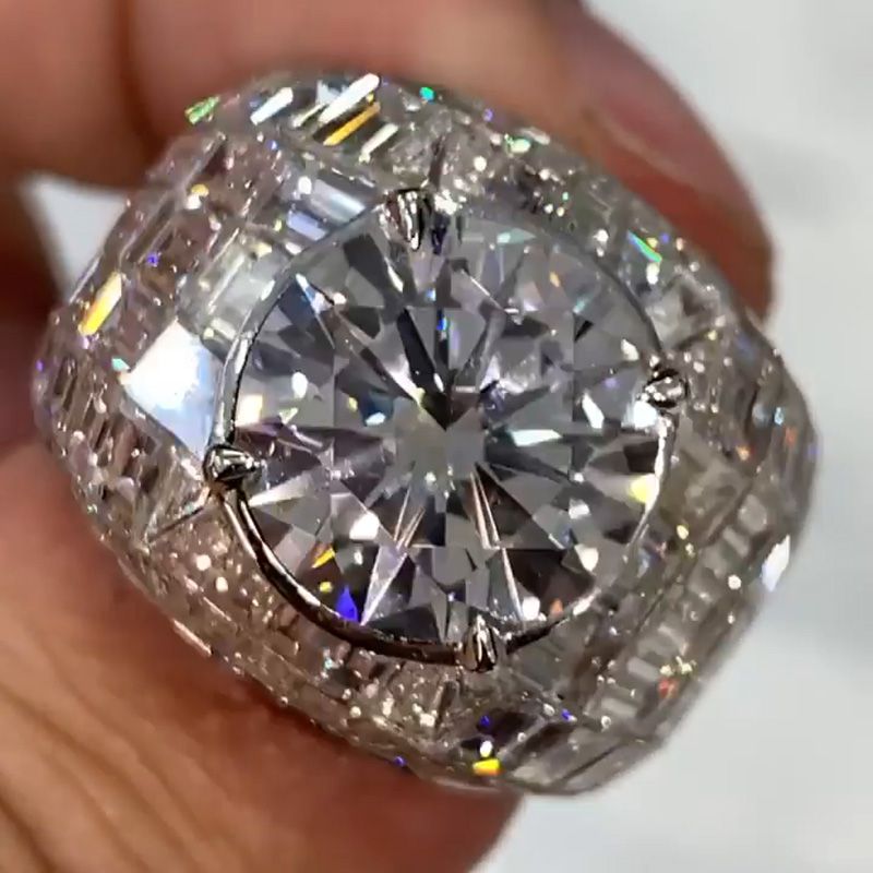 Silver Ring with Round Diamonds - Anna-Lena