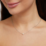 Klára – Gold necklace with circular pendant.