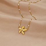 Ronja – Gold collar with elegant heart design