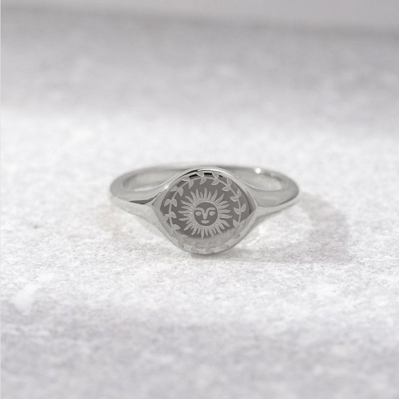 Rosa – Silver Ring with Floral Detail