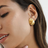 Beatrix – Gold Earrings with Fan Design